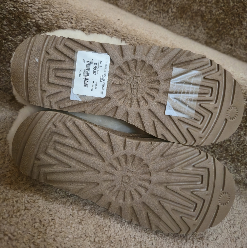 UGG Cluggette Cable Knit Slipper - Picture 13 of 15